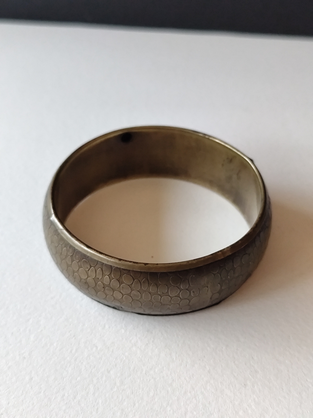3/$25💙Vintage Brass Textured Bangle